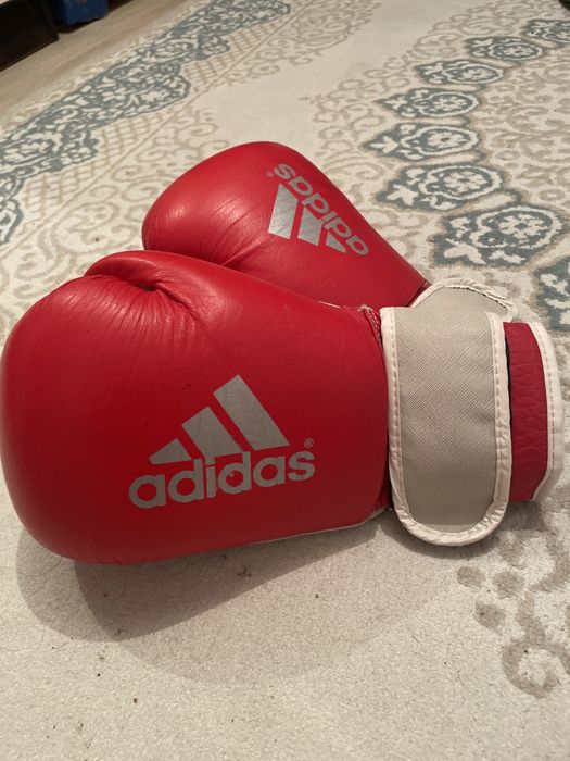 Перчаткий боксерский