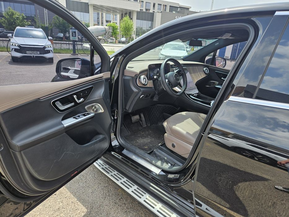Mercedes EQE500 SUV 4 MATIC
