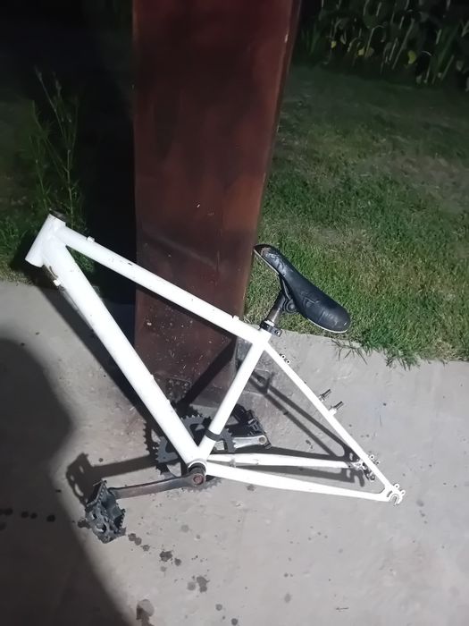 Vand cadru dirt jump