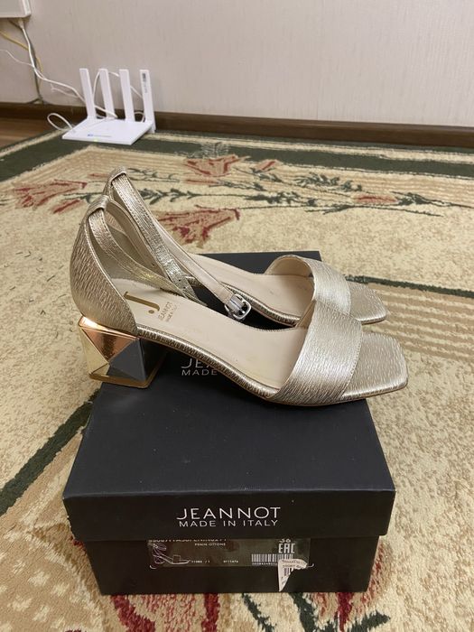 Продам босоножки Италия!!!