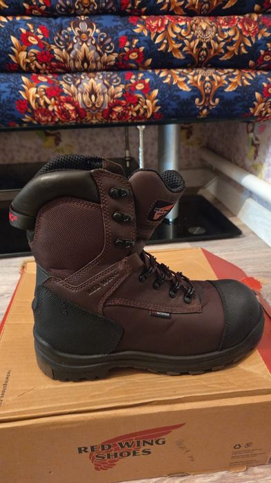 Red Wing 42 rr, novi, zimnyi