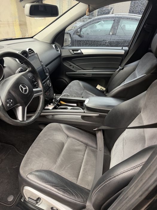 Vand Mercedes ML 350 an fabr 2010