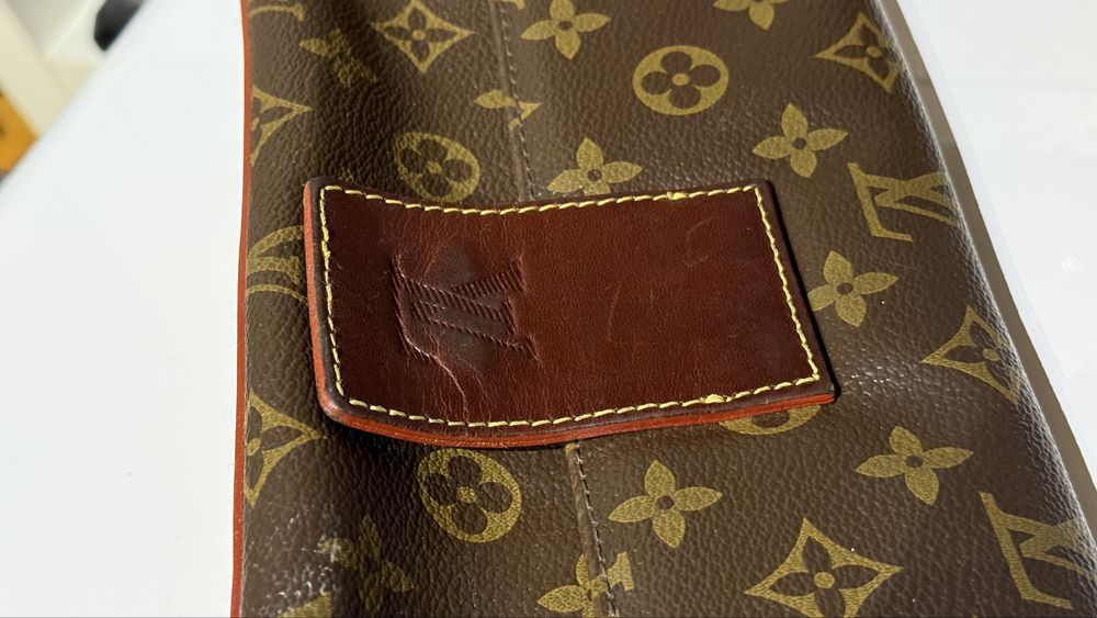 Poseta Louis Vuitton din piele vintage