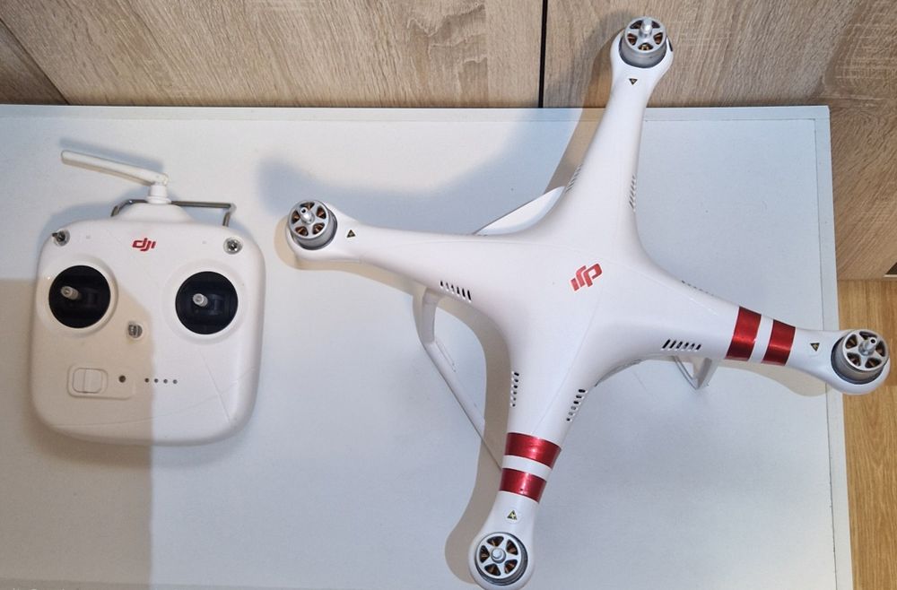 Vand Dji Phantom 3 Standard! Tot ce se vede in poze la 150 lei!