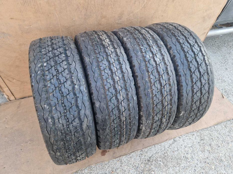 4 Bridgestone R15C 215/70 Летни бусови гуми  DOT0518
