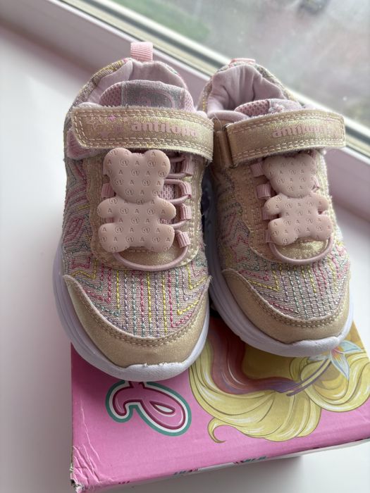 Продам обувь для девочки