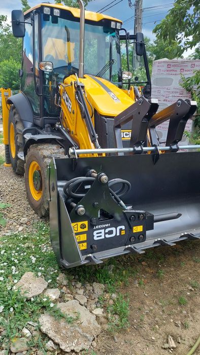 Amenajare teren cu buldoexcavator,  excavator si minincarcator