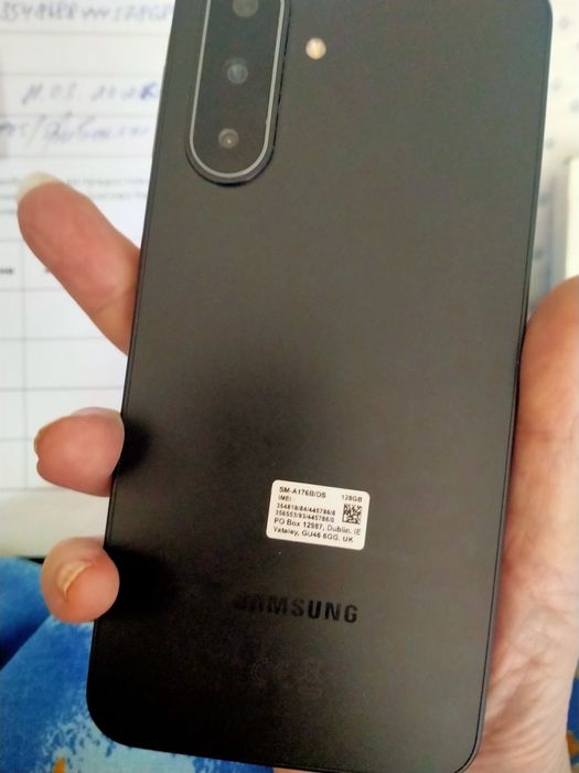 Смартфон Samsung Galaxy A17 5G чисто нов