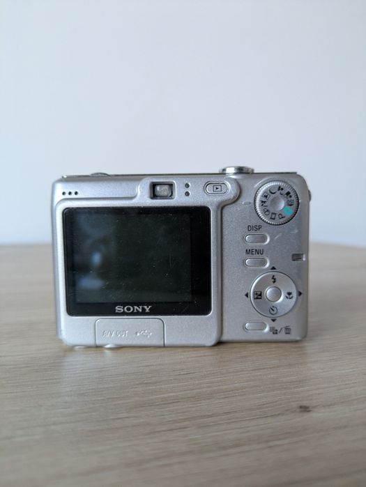 Sony Cybershot DSC-35 РЕТРО СНИМКИ стил Y2K (Year 2000)Дигитален Фотоапарат