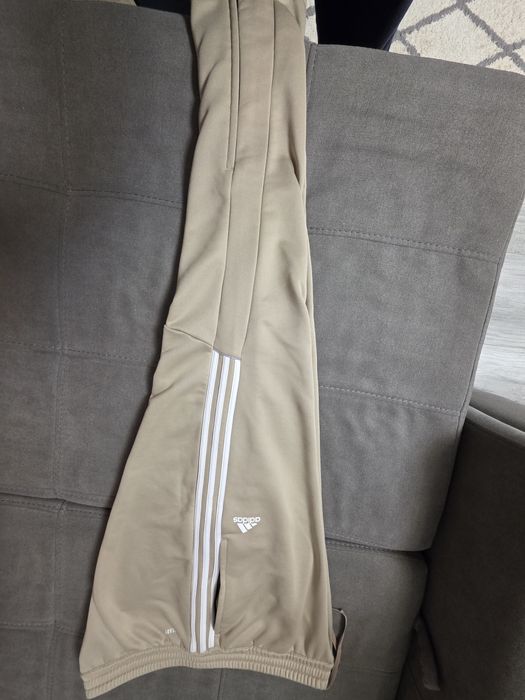 Pantalon adidas essentials bej crem măsură  L