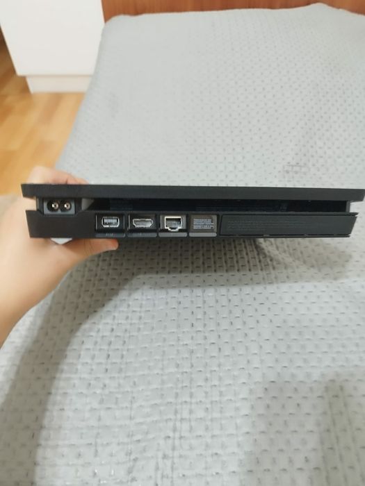 Продам PS4  плейстейшн