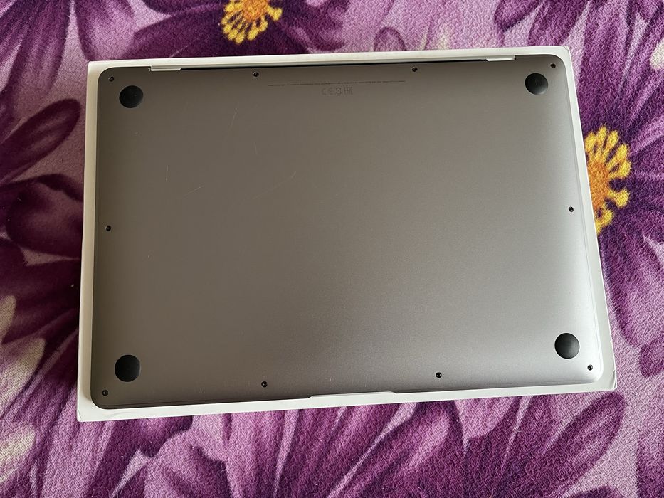 MacBook Air (Retina, 13-inch, 2020)