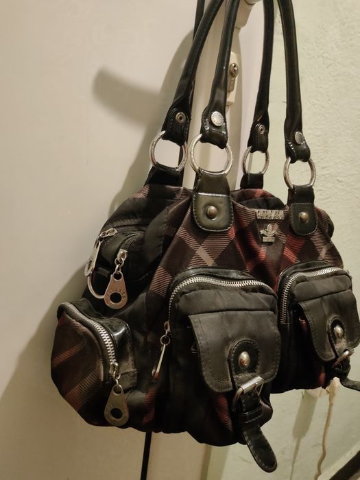 Продавам много запазена дамска чанта цена 40 лв