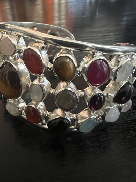 Bratara de argint cu pietre naturale