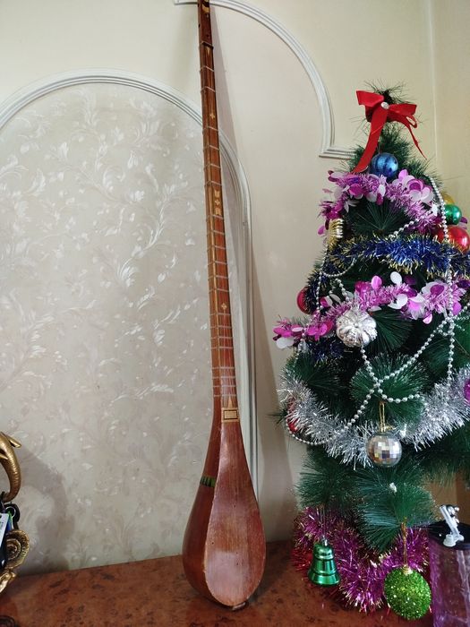 Tanbur juda eski ovozi zo'r ochilgan