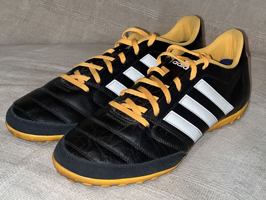 Футболни стоножки Adidas Gloro
