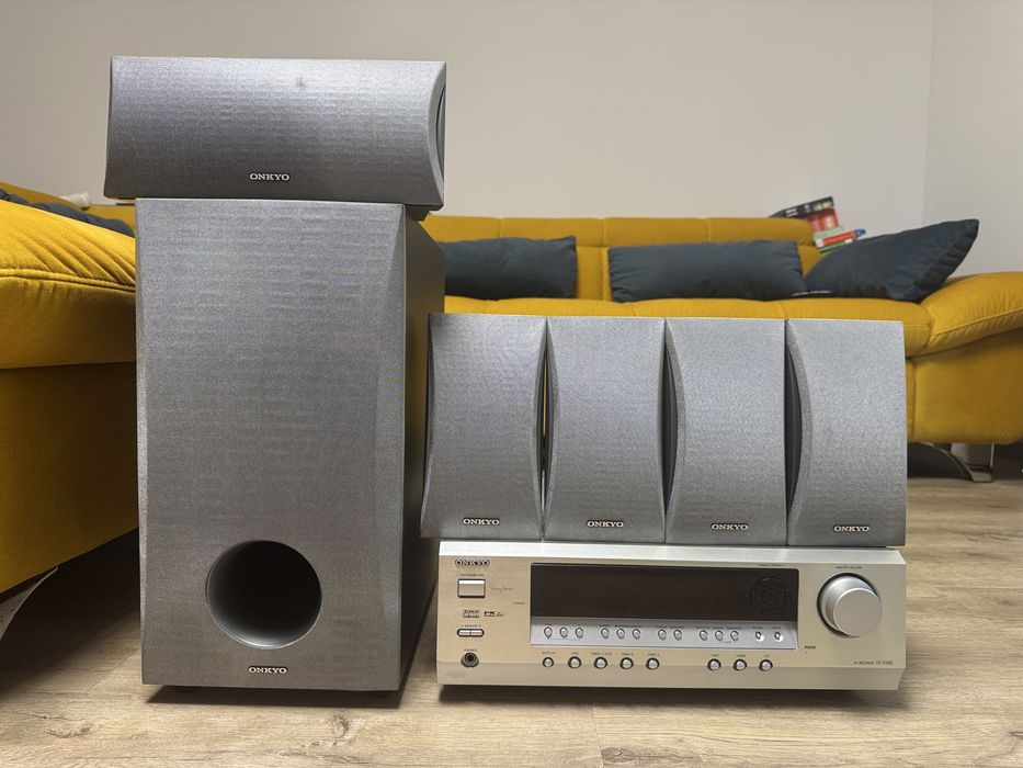 Продавам система домашно кино Onkyo HT-R340