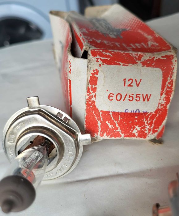 Продавам крушки и бушони за нови и стари автомобили