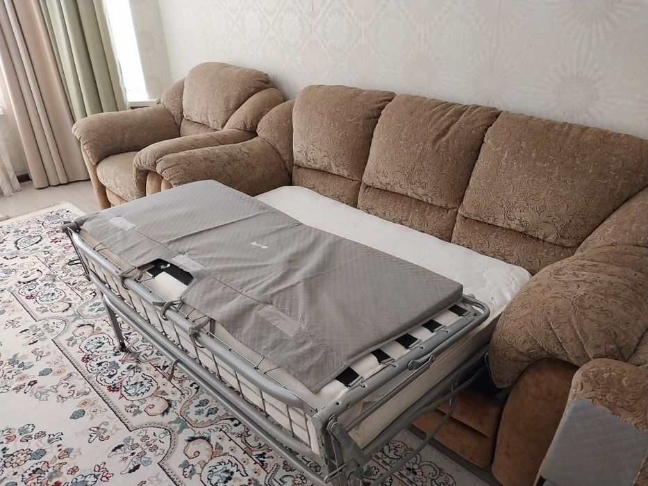 Мягкий уголок диван