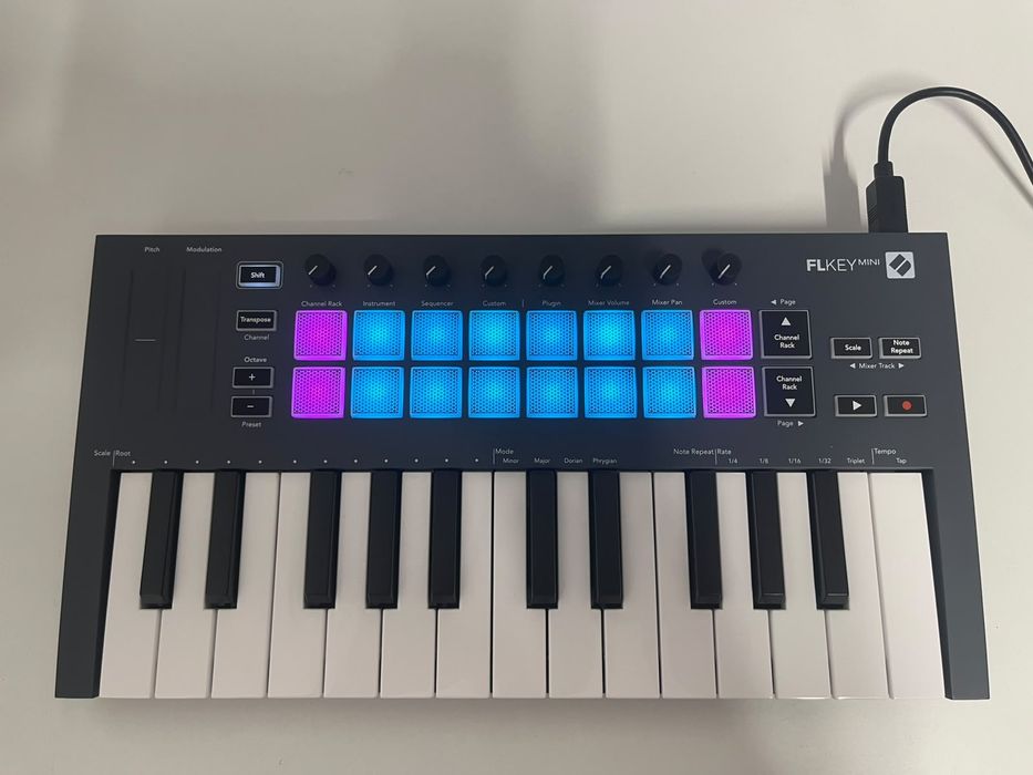 Novation FLkey Mini claviatură MIDI