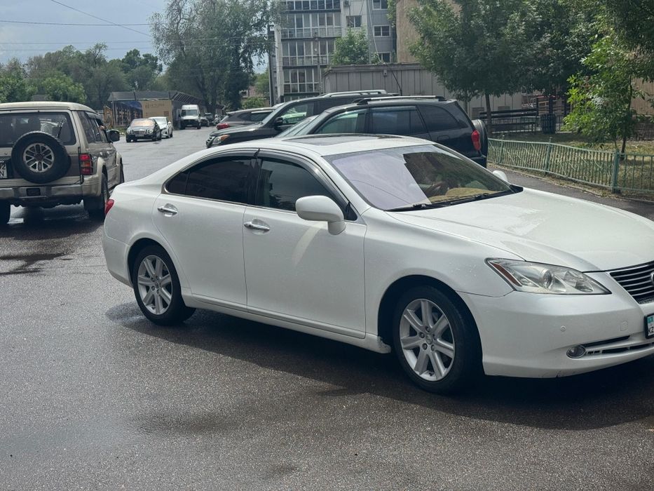 Автомобиль Лексус ЕS 350
2007 год