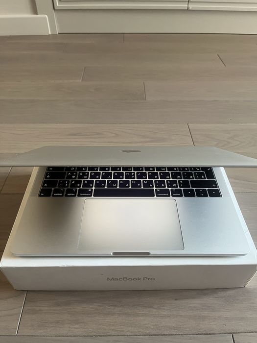 Macbook Pro 2019 Intel I5