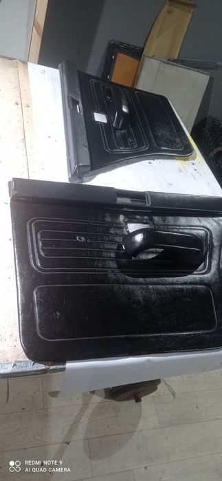 Обшивка дверей, кожаные карты