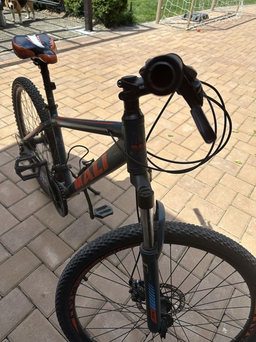 Bicicletă MTB Mali, frâne pe disc, Shimano, suspensie față
