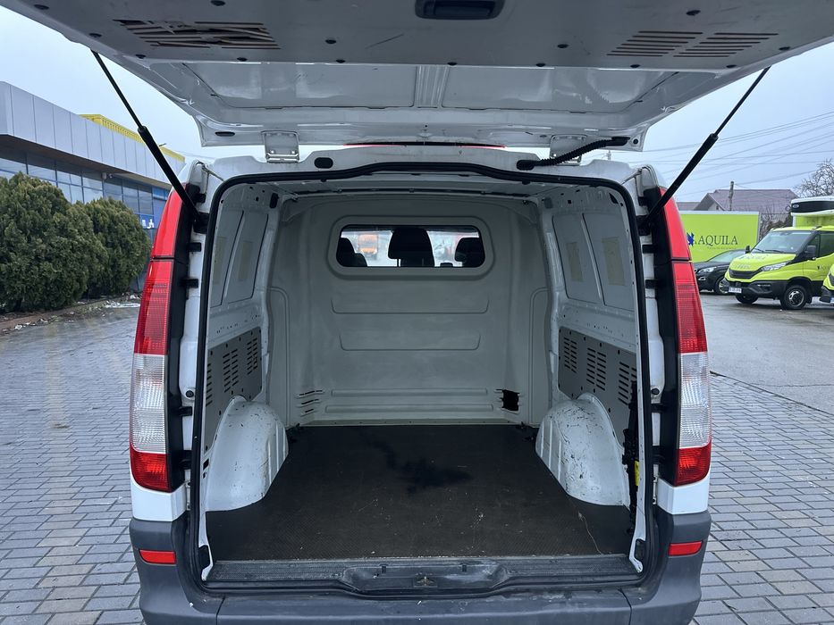 Vand Mercedes Vito 2.2-163 cp,euro 5,6 locuri,extralung,an 2013,ac,