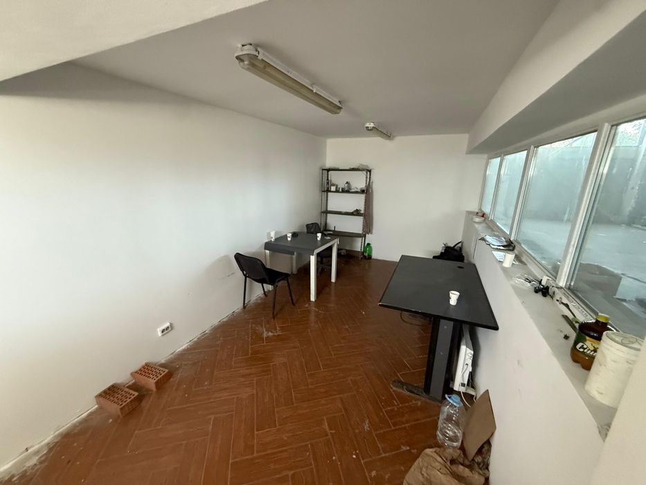 Vând sau închiriez spațiu comercial Hala 1200np teren 4620m