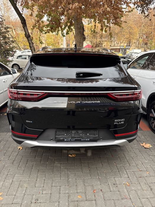 Продаётся BYD Song Plus DM-1 гибрид 2023г цвет черный