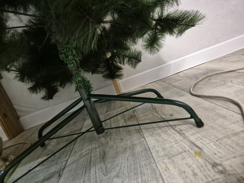 Продам искусственную елку