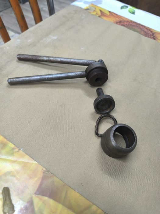 Ручной укупорщик бутылок (СССР)