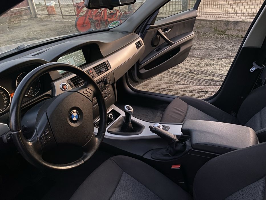 BMW e91 318i 129cp 2006