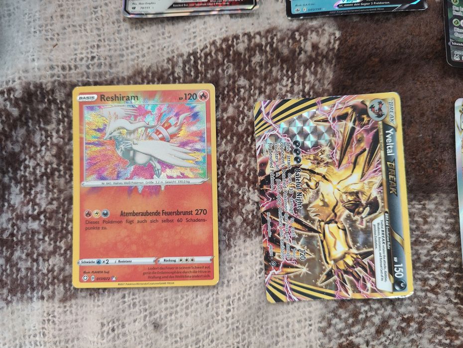 Pokemon TCG карти ETB и Booster Bundle комплект