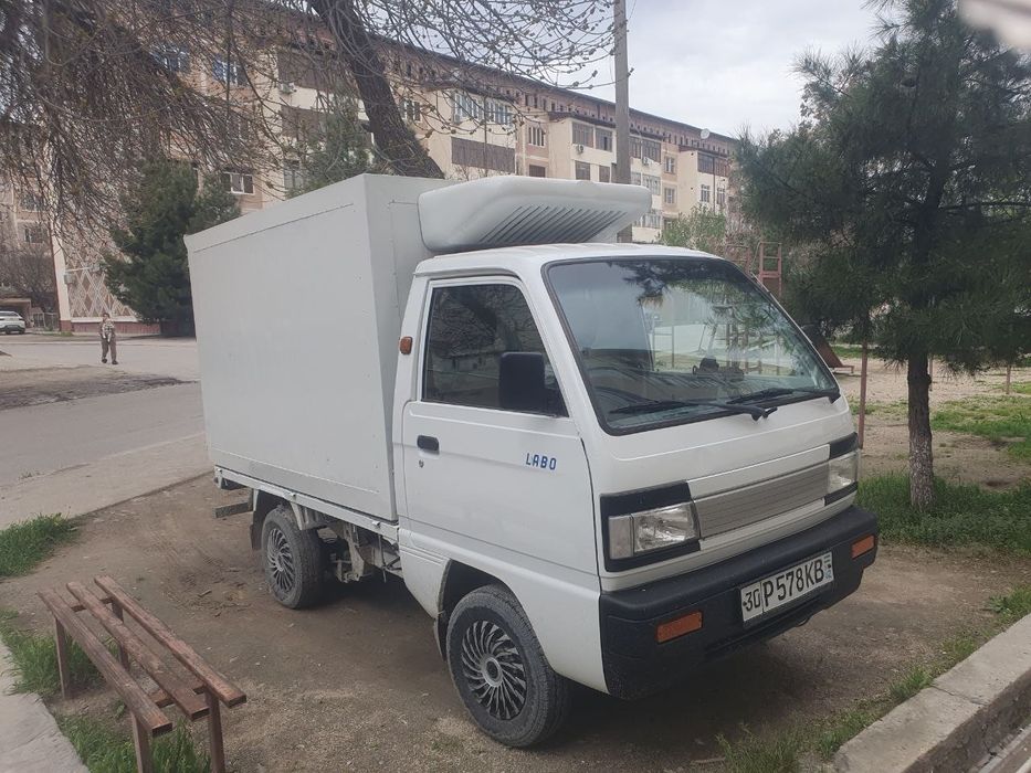 Лабо рефрижатор сотилади