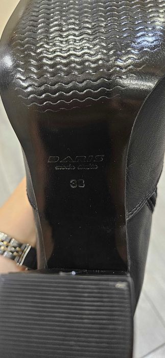 Черни ботуши Дарис, висок ток, неносени, само пробвани