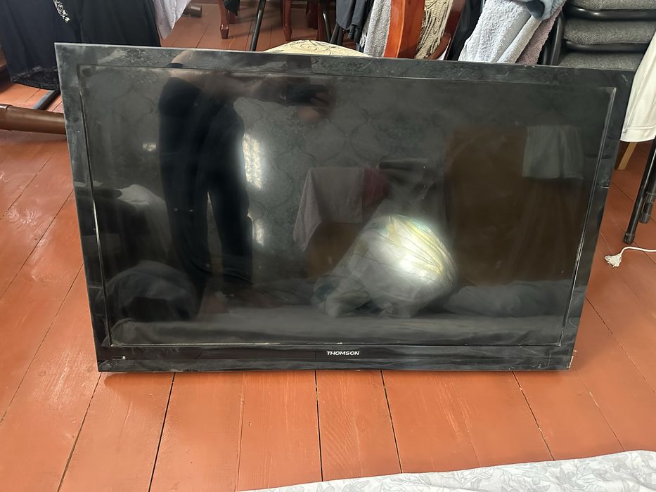 Телевизор thomson T42E32DHU