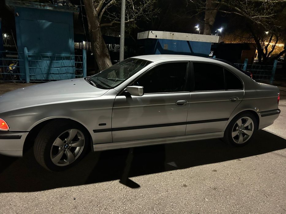 Продам бмв е39 1998 года
