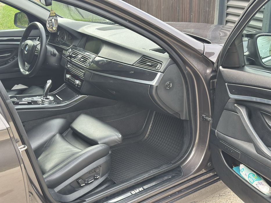 BMW seria 5 F10 M pachet 520d 184 CP Euro 5 Automat