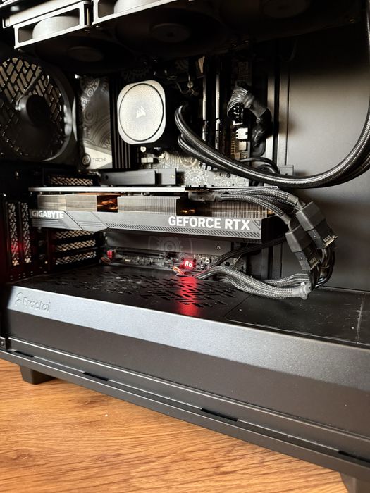 Мощен компютър/ I9 13900K/Водно/64GB/RTX 4090 24GB/2TB SSD