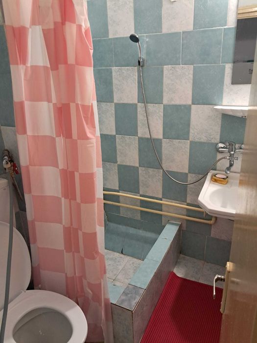 Închiriez garsonieră în zonă centrală-Rotonda
