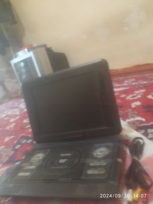 Madel Sony DVD ochilib yopadigan sotiladi xashi texnika.