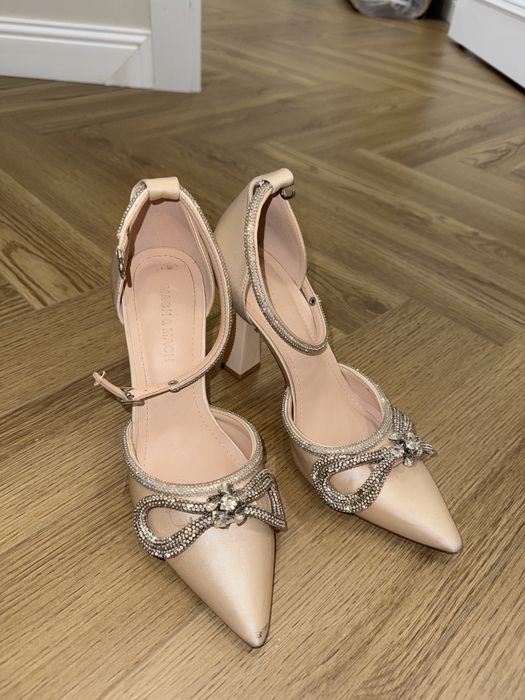 Туфли вечерние с каблуком