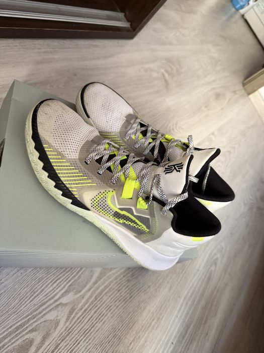 Papuci de baschet marimea 42,5