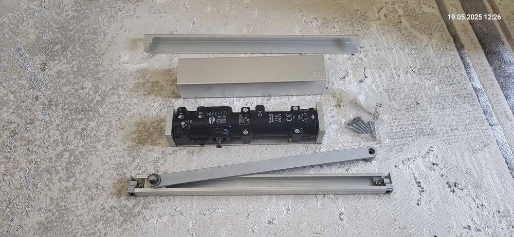 Дверной доводчик DORMA