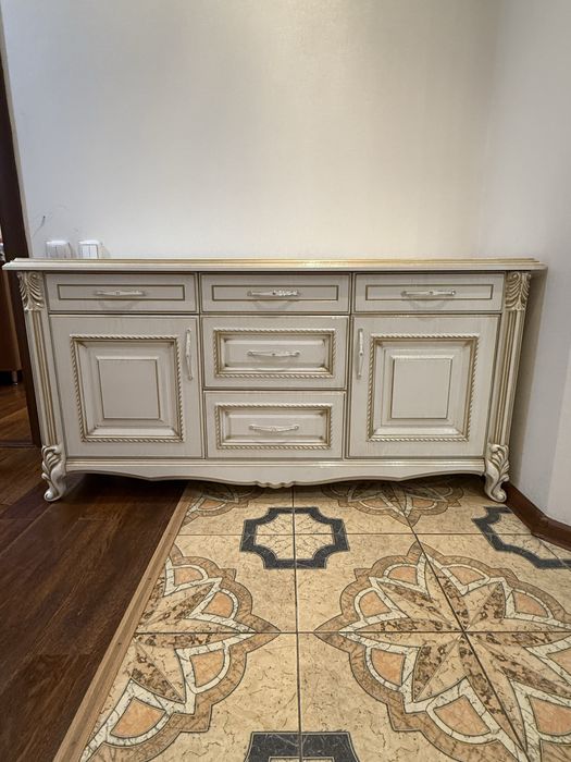 Продается гарнитур