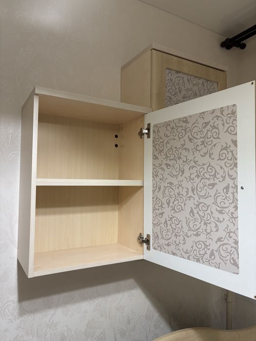 Навесные шкафчики, полка