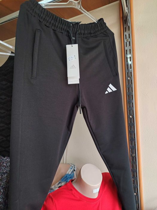 Дрехи на едро и дребно. Всичко е ново