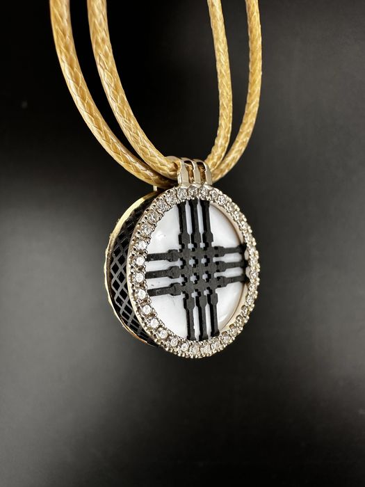 Кулон национальный